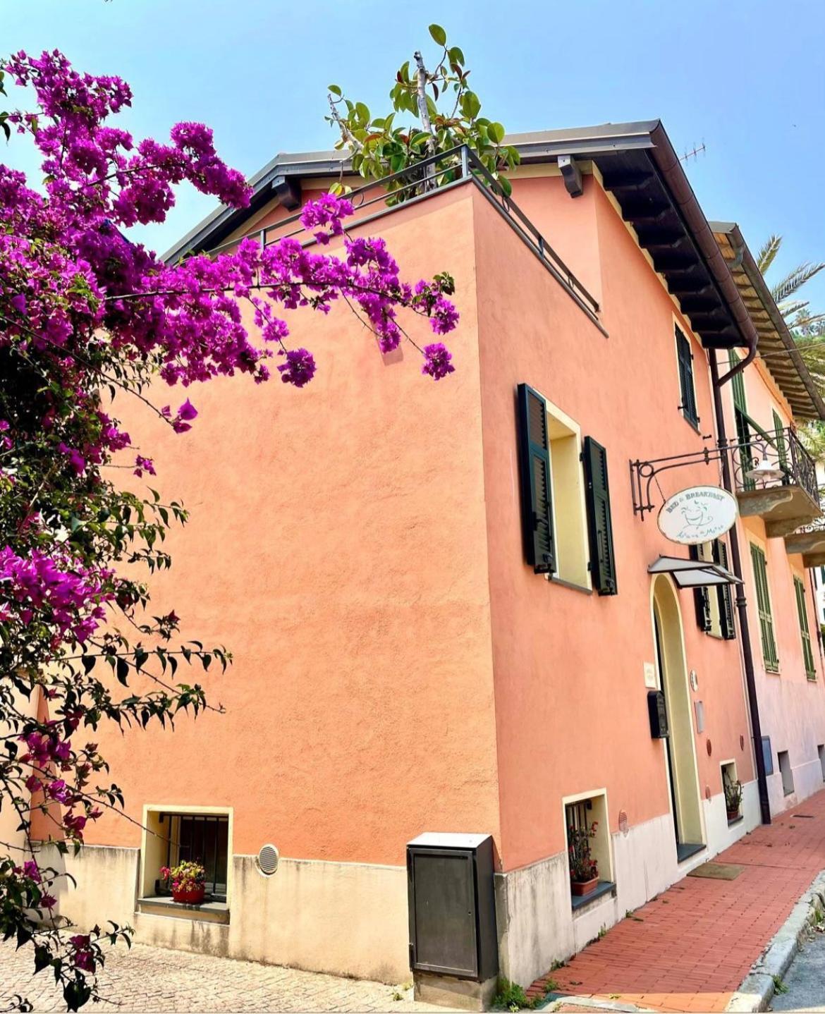 Acqua Di Mare Bed & Breakfast Bordighera Bagian luar foto