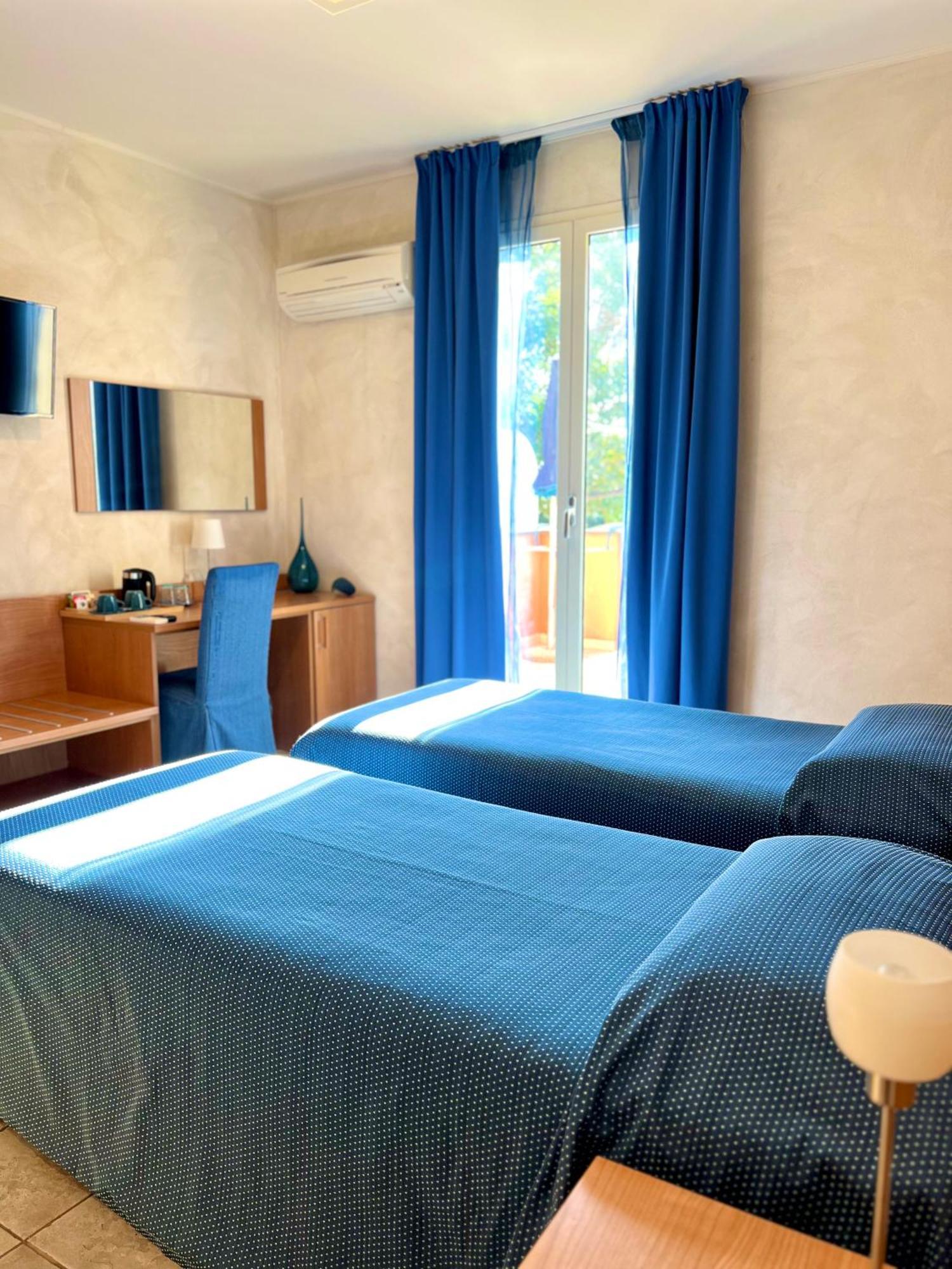 Acqua Di Mare Bed & Breakfast Bordighera Bagian luar foto