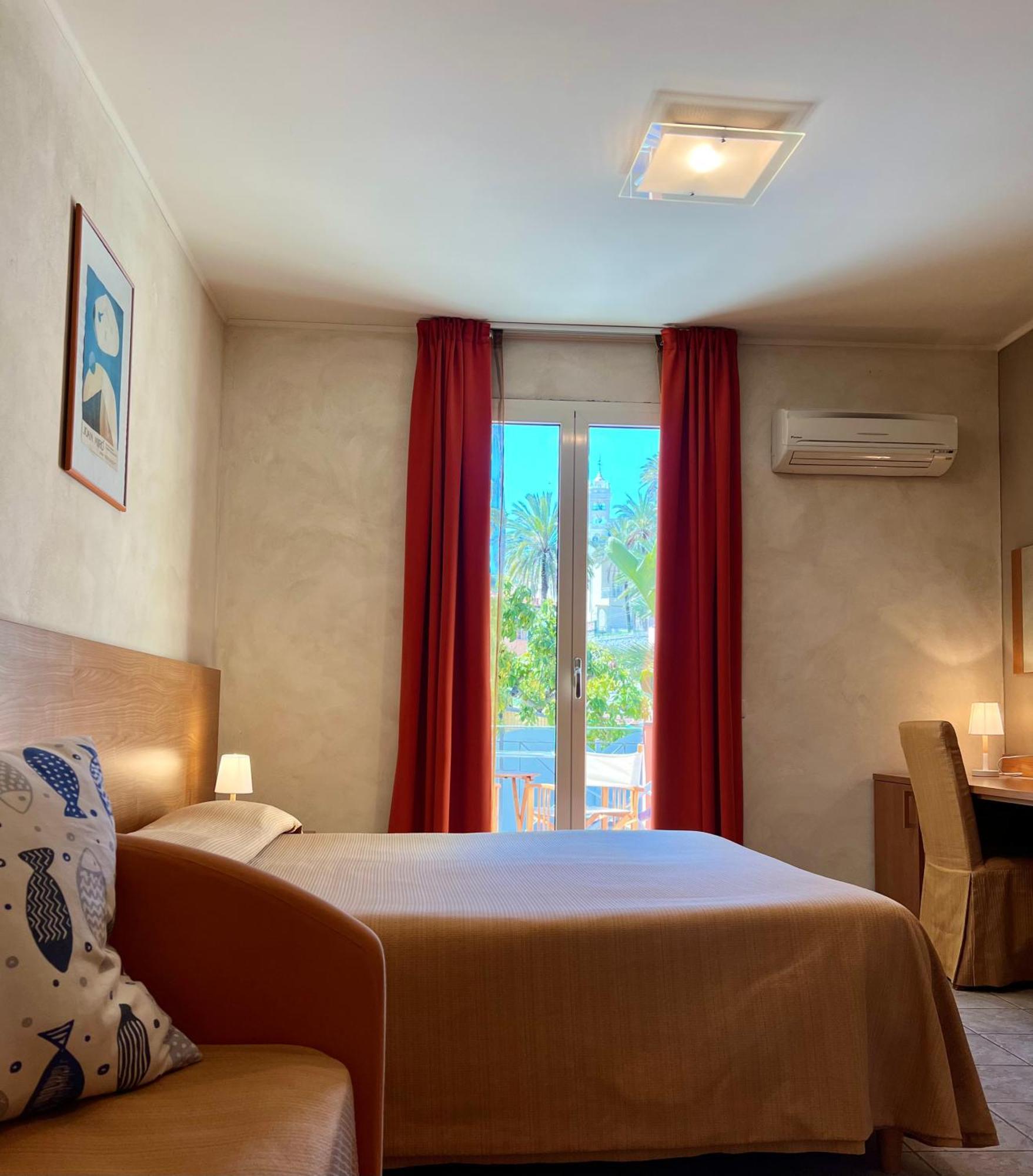Acqua Di Mare Bed & Breakfast Bordighera Bagian luar foto