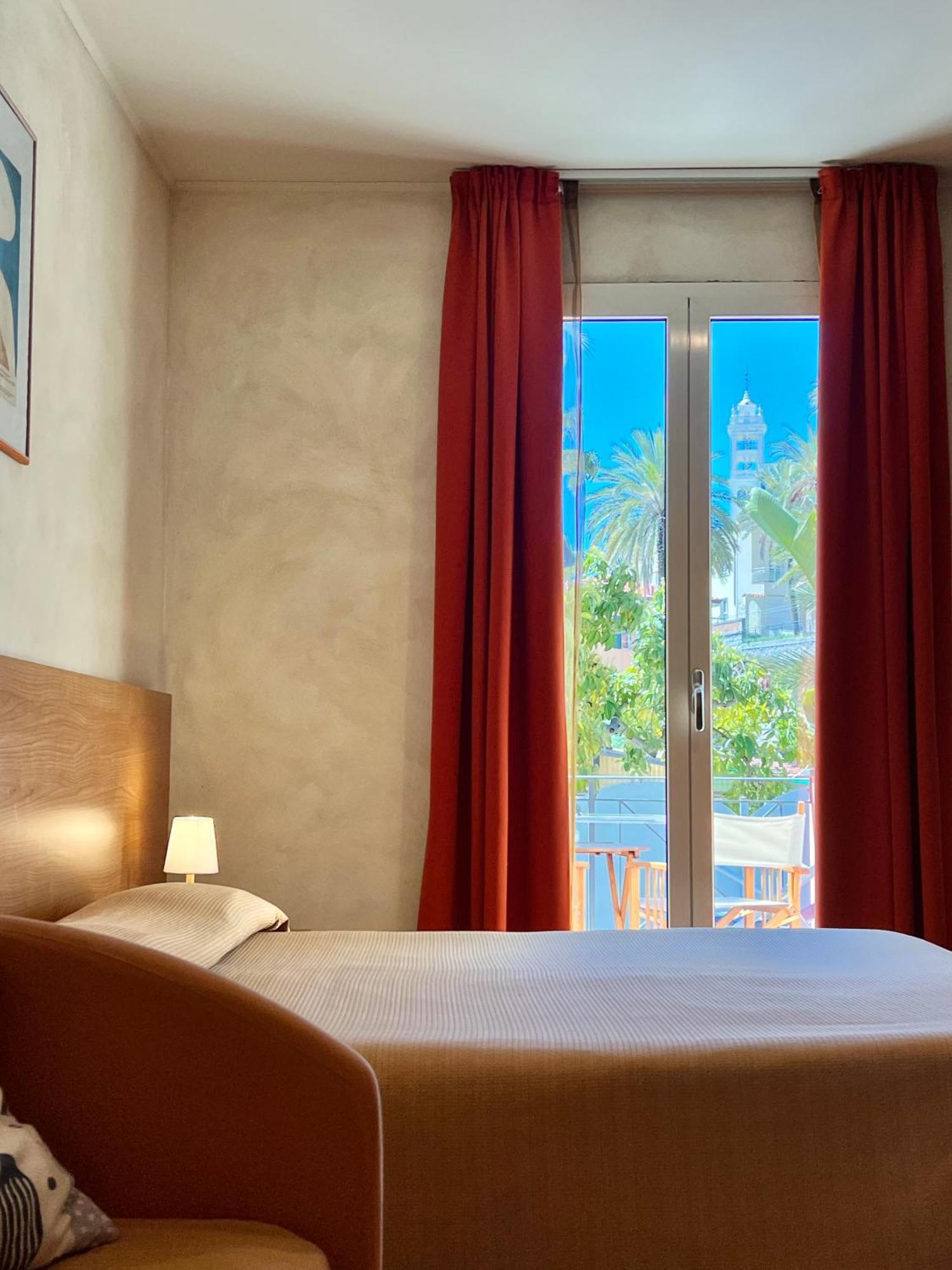 Acqua Di Mare Bed & Breakfast Bordighera Bagian luar foto